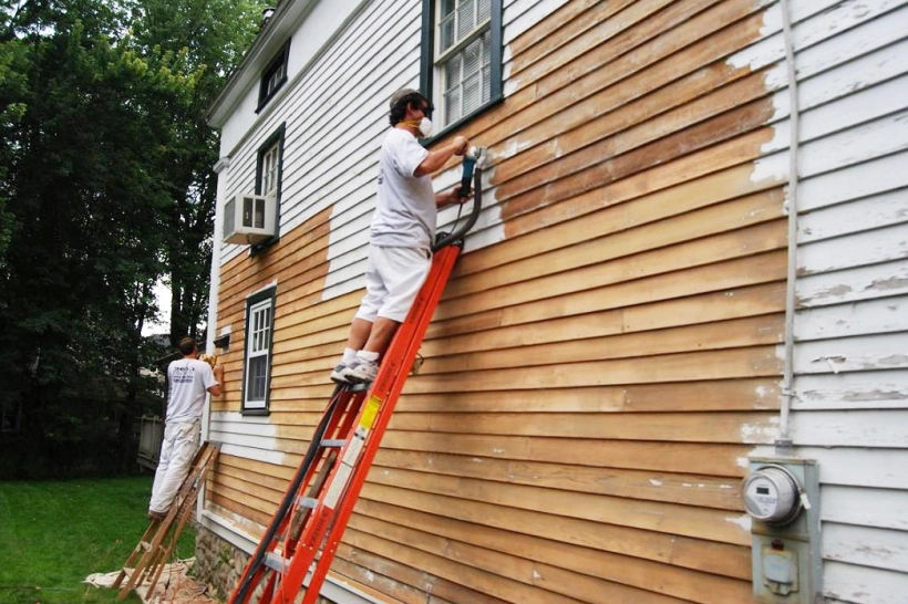 How to Restore Old Wood Siding on a House