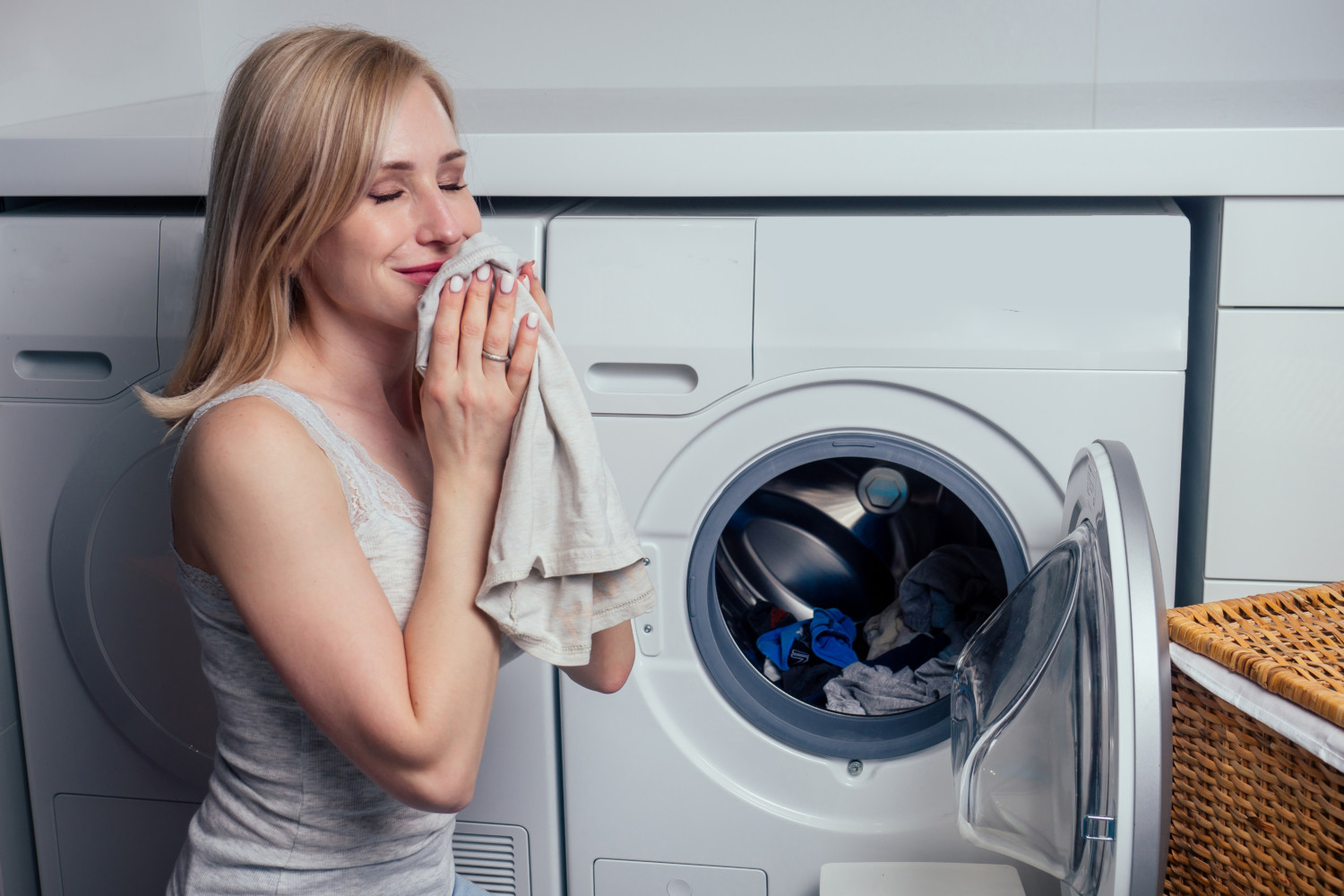 How Do You Choose The Right Fabric Softener Sheets For Your Laundry?